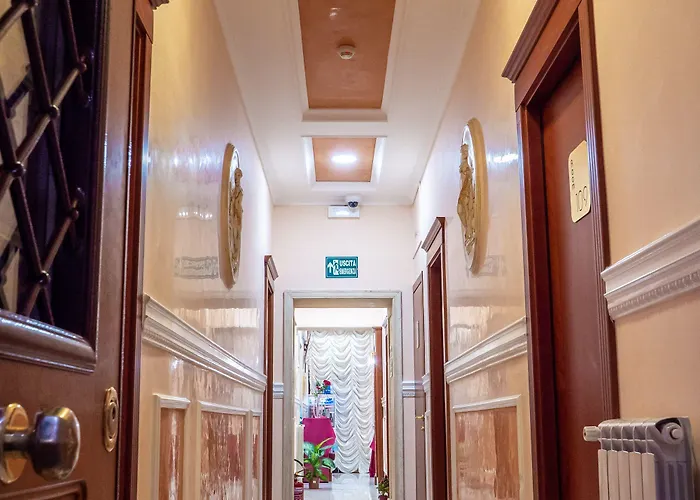 Caesar Hotel 2*